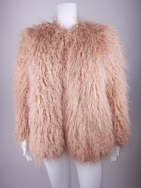  full front view of a H&M dusty rose shaggy faux-fur jacket displayed on a mannequin