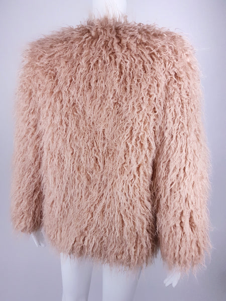  full back three quarter view of a H&M dusty rose shaggy faux-fur jacket displayed on a mannequin